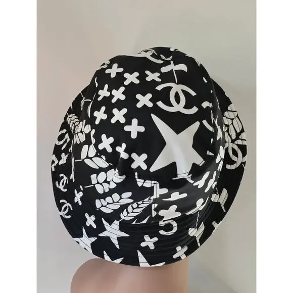 Chanel Black Interlocking CC Printed bucket hat M sz
